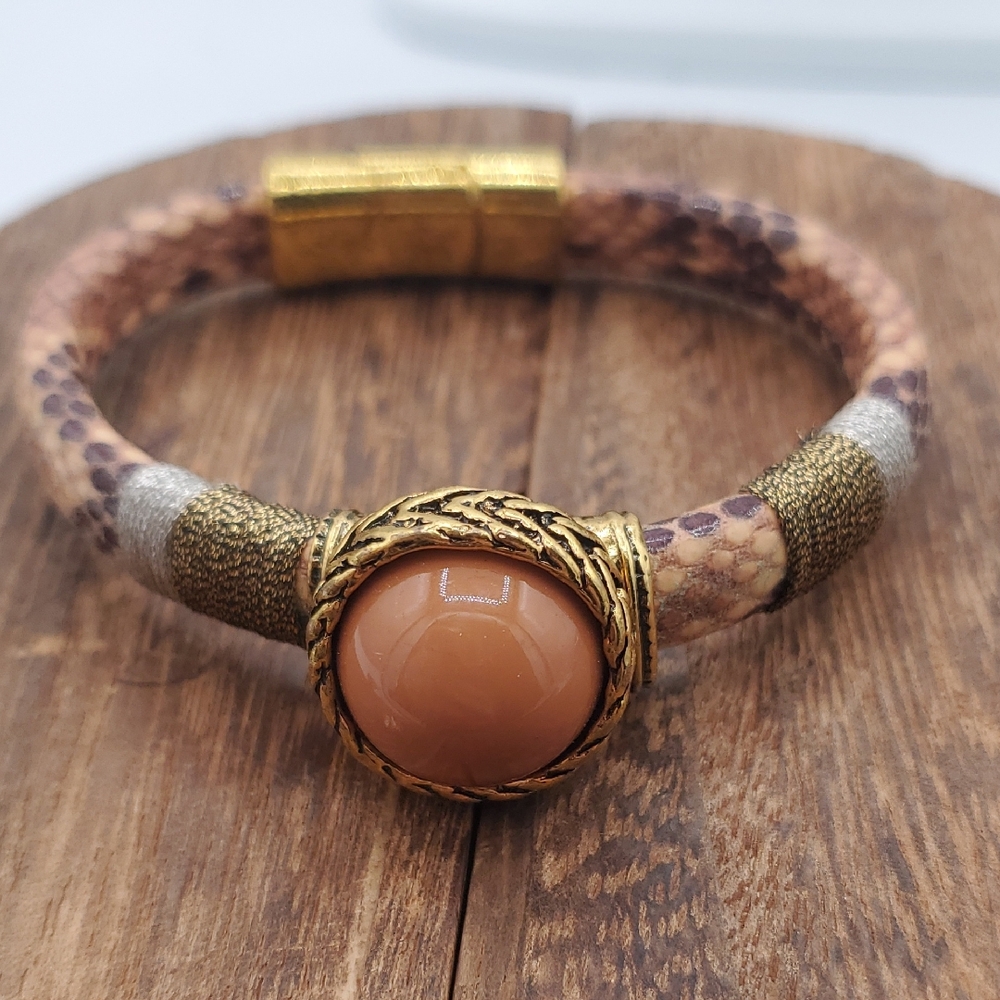 Gold-Tone Peach Stone Leapord Print Women's Bracelet B3427